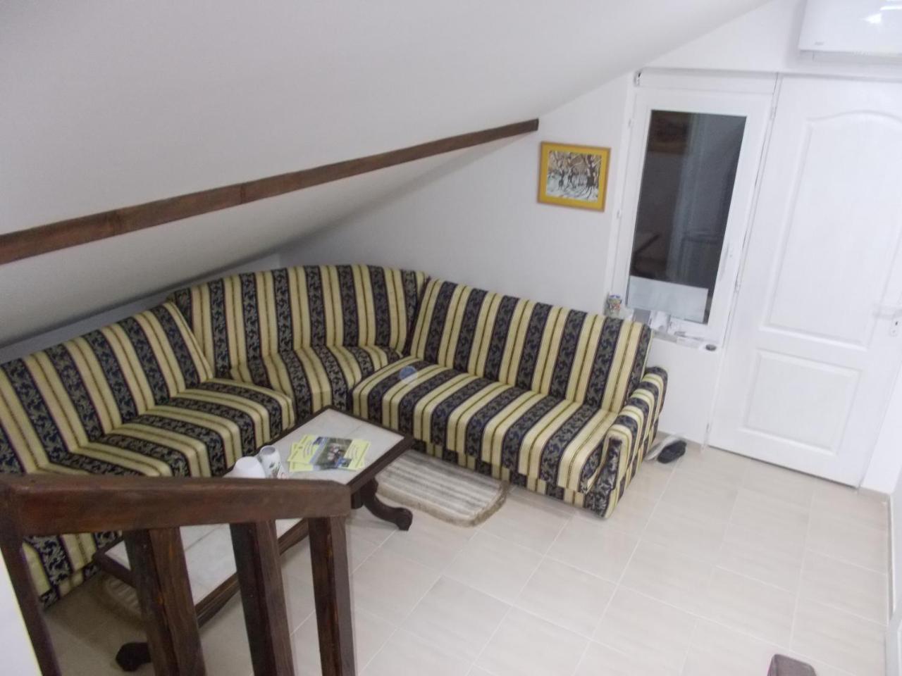 Apartman Vrdnicak Vrdnik Exteriör bild