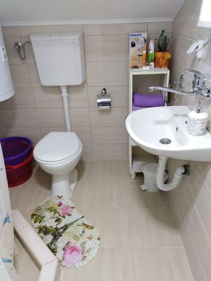 Apartman Vrdnicak Vrdnik Exteriör bild